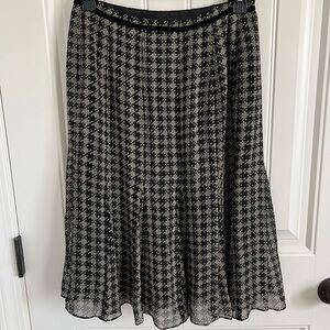 Anne Klein 2P flowy houndstooth black and brown midi skirt